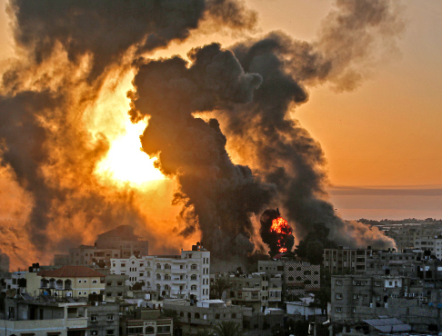 شهيد ومصابون في قصف وسط غزة