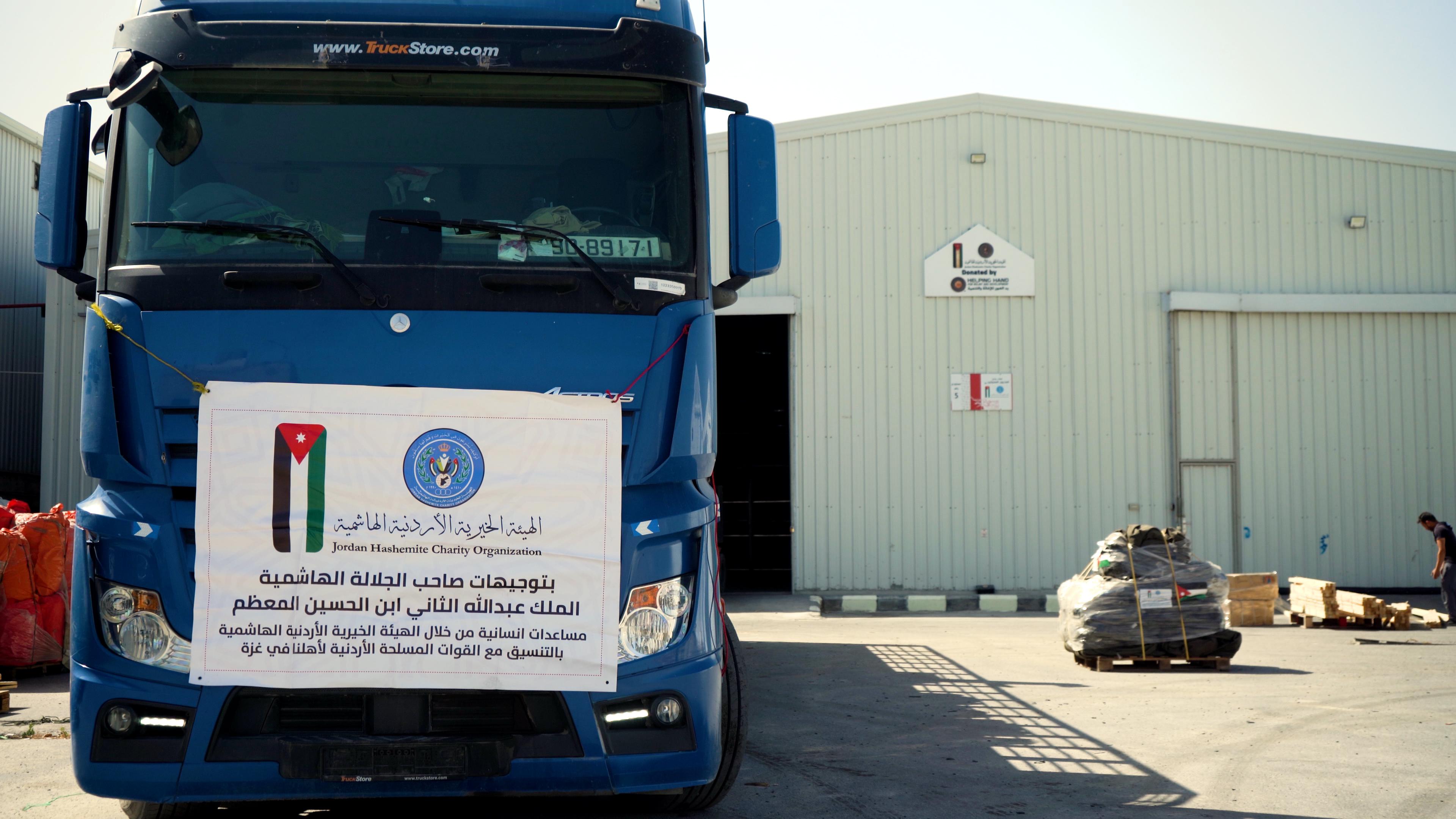 وصول قافلة مساعدات إنسانية من 50 شاحنة للأهل في شمال غزة اليوم