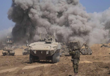كتائب القسام تستهدف دبابتي "ميركافا" وسط غزة