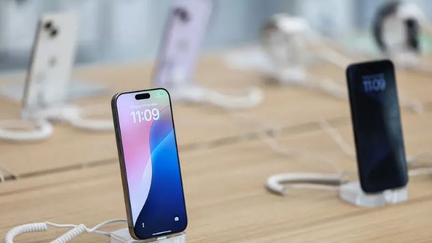 "أبل" تطور تقنية جديدة لأنظمة تبريد iPhone 17 