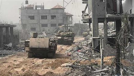 أنباء عن إصابات بصفوف الاحتلال بعد تفجير منزل مفخخ برفح