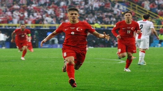 كأس أوروبا: هدف غولر الرائع يمنح تركيا الفوز على جورجيا