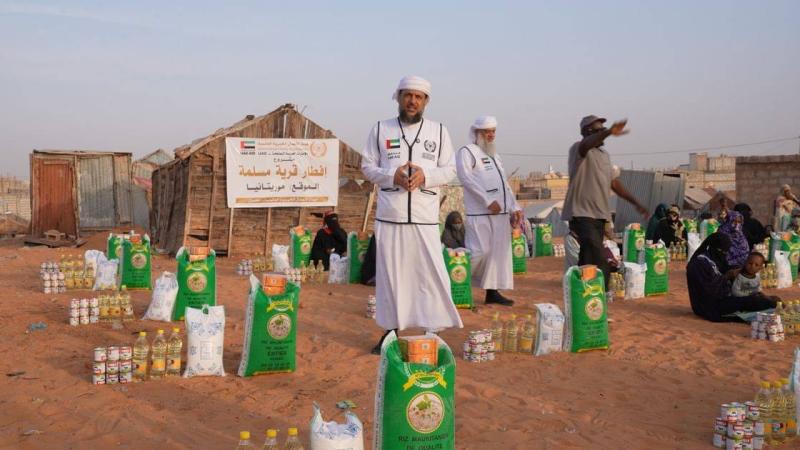 الإمارات تقدم إفطارا خيريا  لـ 400 قرية حول العالم 