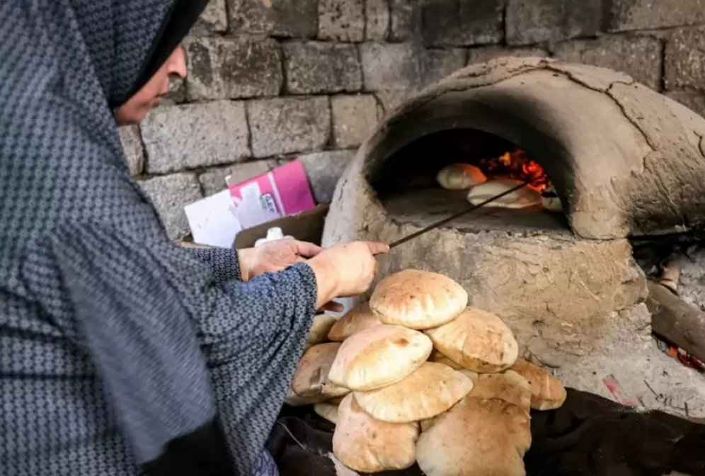 الخبز في غزَّة ..  لقمة العيش بعيدةً المنال