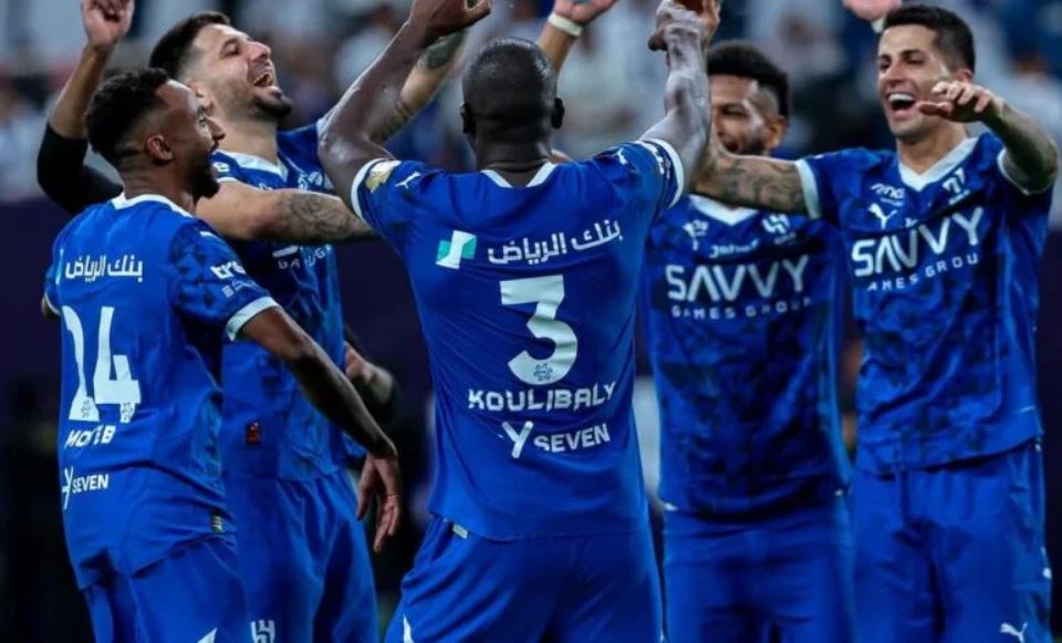 ثلاثي الهلال يزيد الغموض قبل الكلاسيكو