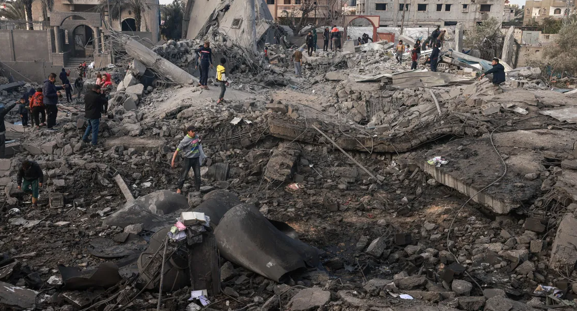 الاحتلال يستهدف النازحين في اليوم الـ 264 من العدوان على غزة