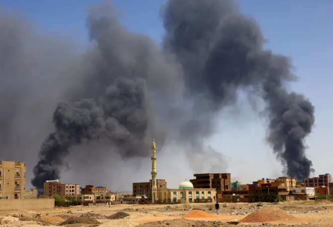 260 قتيلا بالفاشر والجيش السوداني يقصف مواقع للدعم السريع بالخرطوم