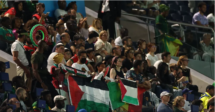 أول ظهور لـ "إسرائيل" في الأولمبياد ..  صافرات وأعلام فلسطين