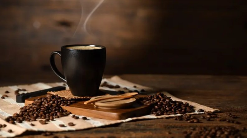 شرب القهوة سمة وراثية ولها علاقة بالسمنة 