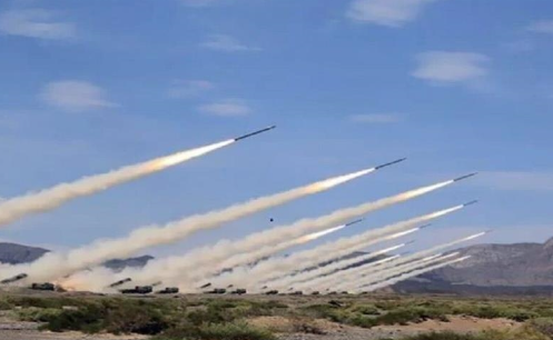 إطلاق 100 صاروخ من لبنان على مواقع إسرائيلية