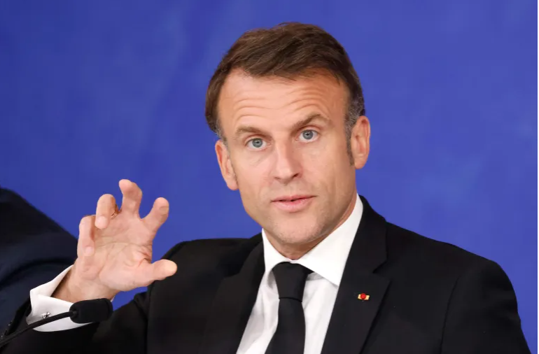 ماكرون: فرنسا تواجه لحظة خطيرة جدا مع اقتراب الانتخابات