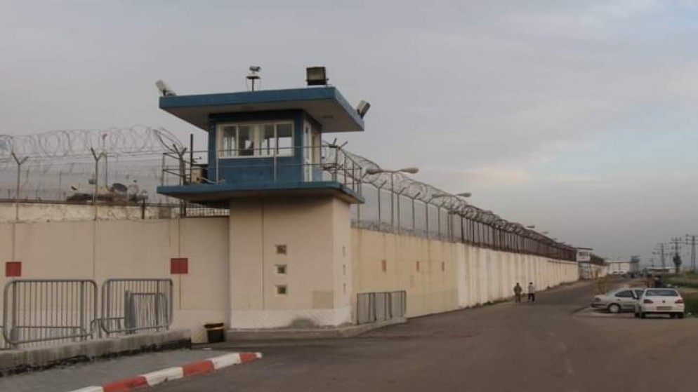 "سجون الاحتلال" تواصل سياسة التنكيل والعقوبات المفروضة على الأسيرات