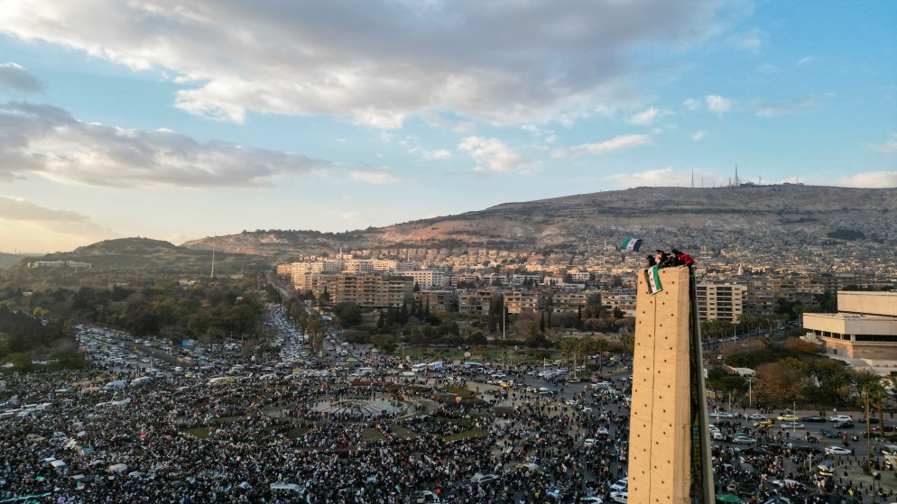 واشنطن تبلغ الزعيم السوري الشرع بإلغاء المكافأة المالية المعروضة لاعتقاله