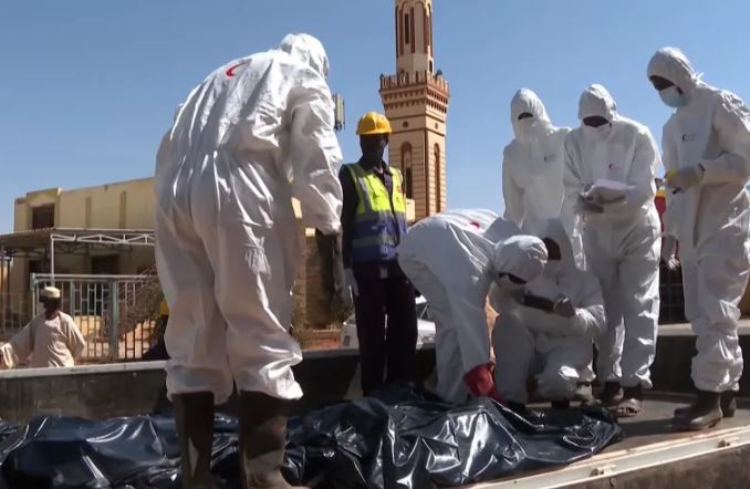 الجيش السوداني يحاصر الدعم السريع بالخرطوم والسلطات تكتشف مقبرة جماعية