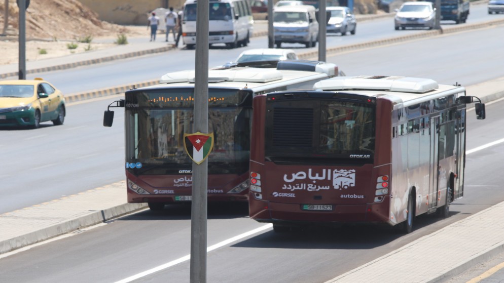 سياج حديدي لإغلاق ممر الباص السريع في صويلح ..  وبناء جسر للمشاة