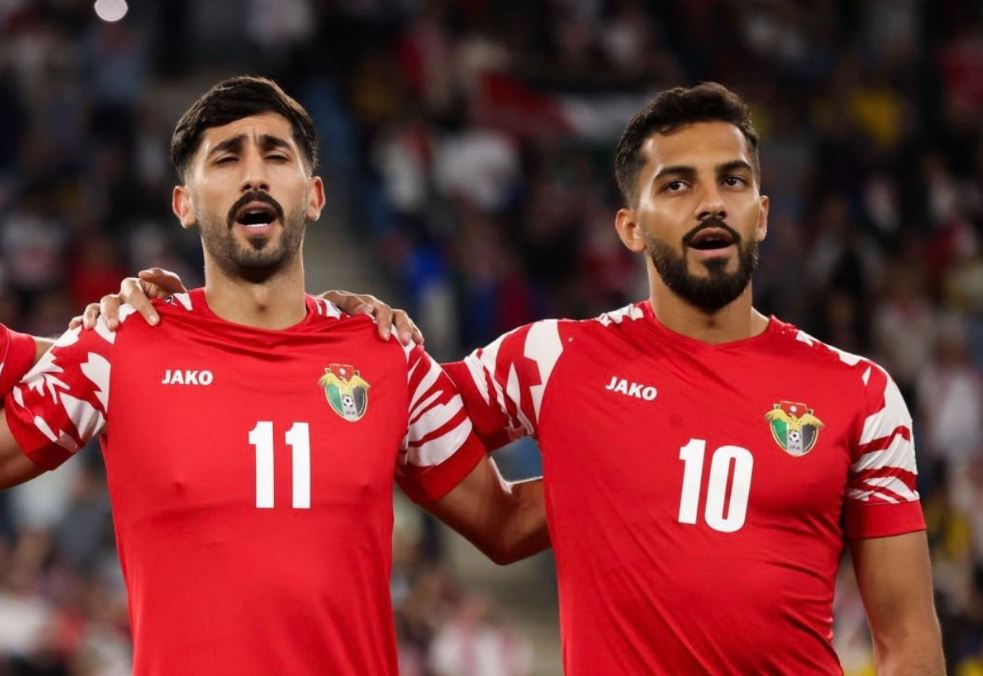 النعيمات و التعمري مرشحان لجائزة أفضل لاعب في أسيا 