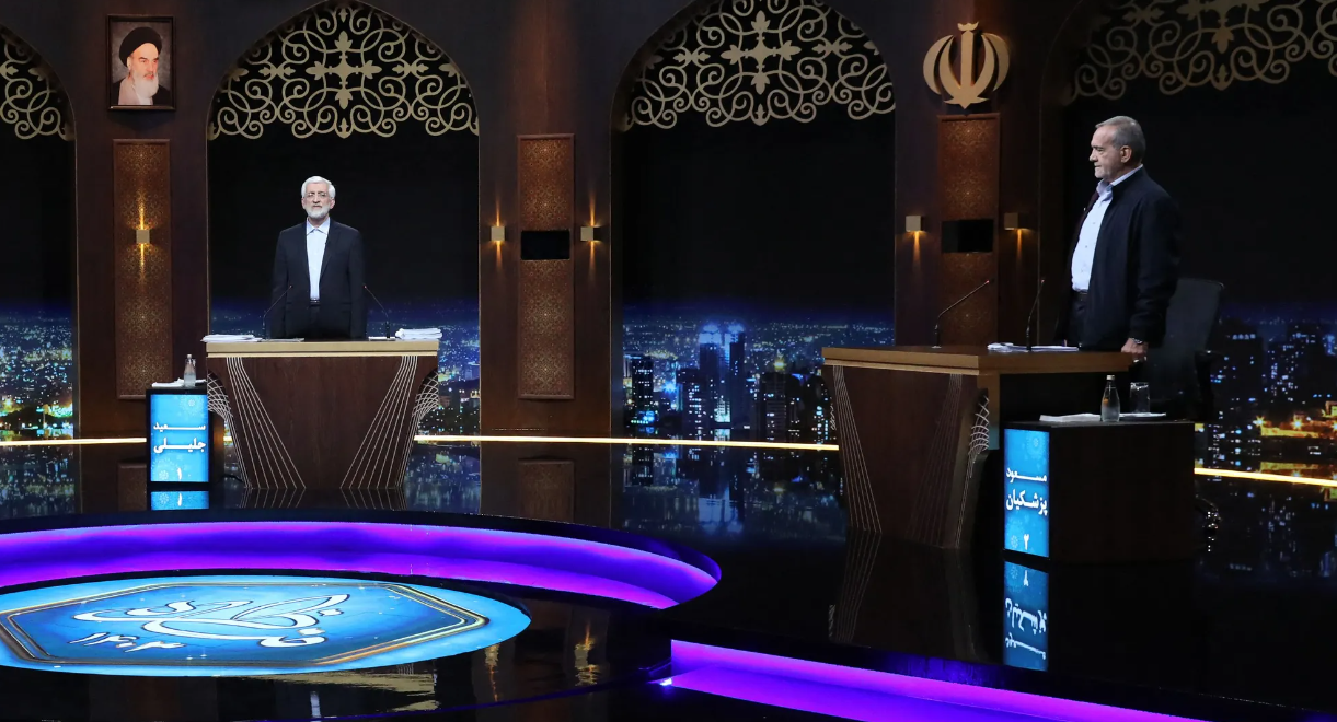 مرشحا الرئاسة الإيرانية يتبادلان الاتهامات قبل جولة الإعادة