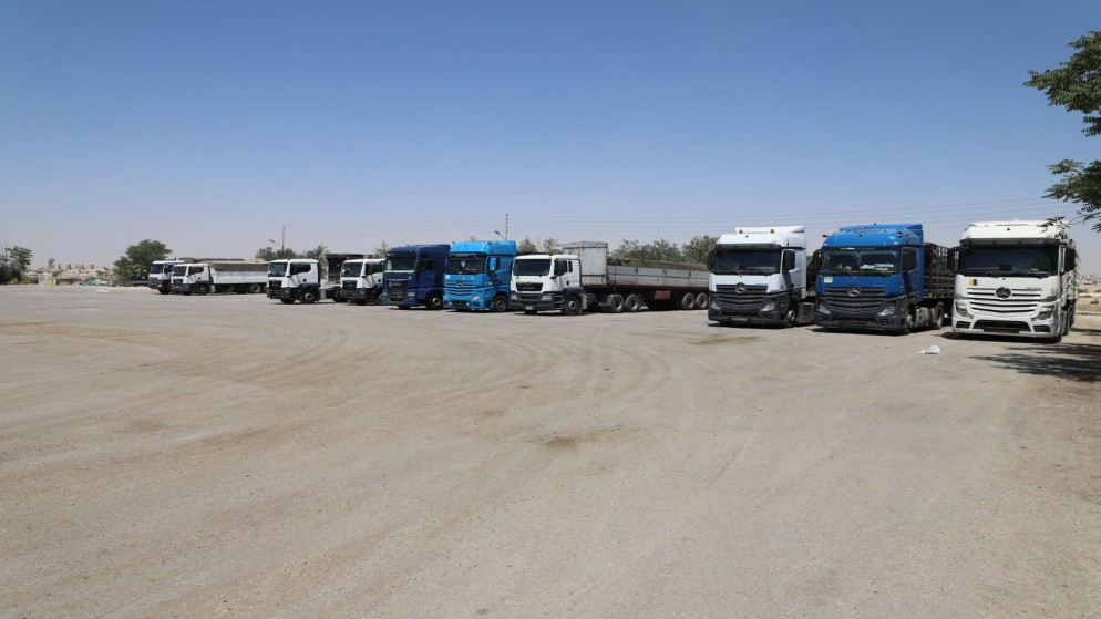عبور 50 شاحنة مساعدات إنسانية أردنية من ضمنها براد وحدات دم إلى غزة