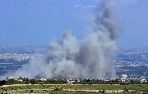 قناة إسرائيلية: إطلاق مئات الصواريخ والمسيرات من لبنان