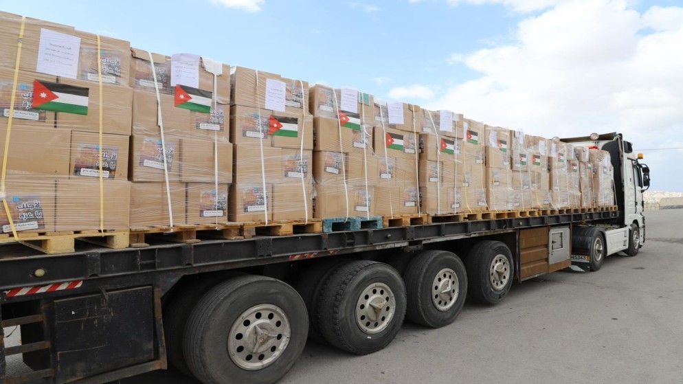 عبور 32 شاحنة مساعدات أردنية جديدة إلى غزة