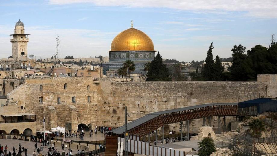 القدس تعيش عزلةً اقتصادية خانقةً تفرضها سياسات الاحتلال