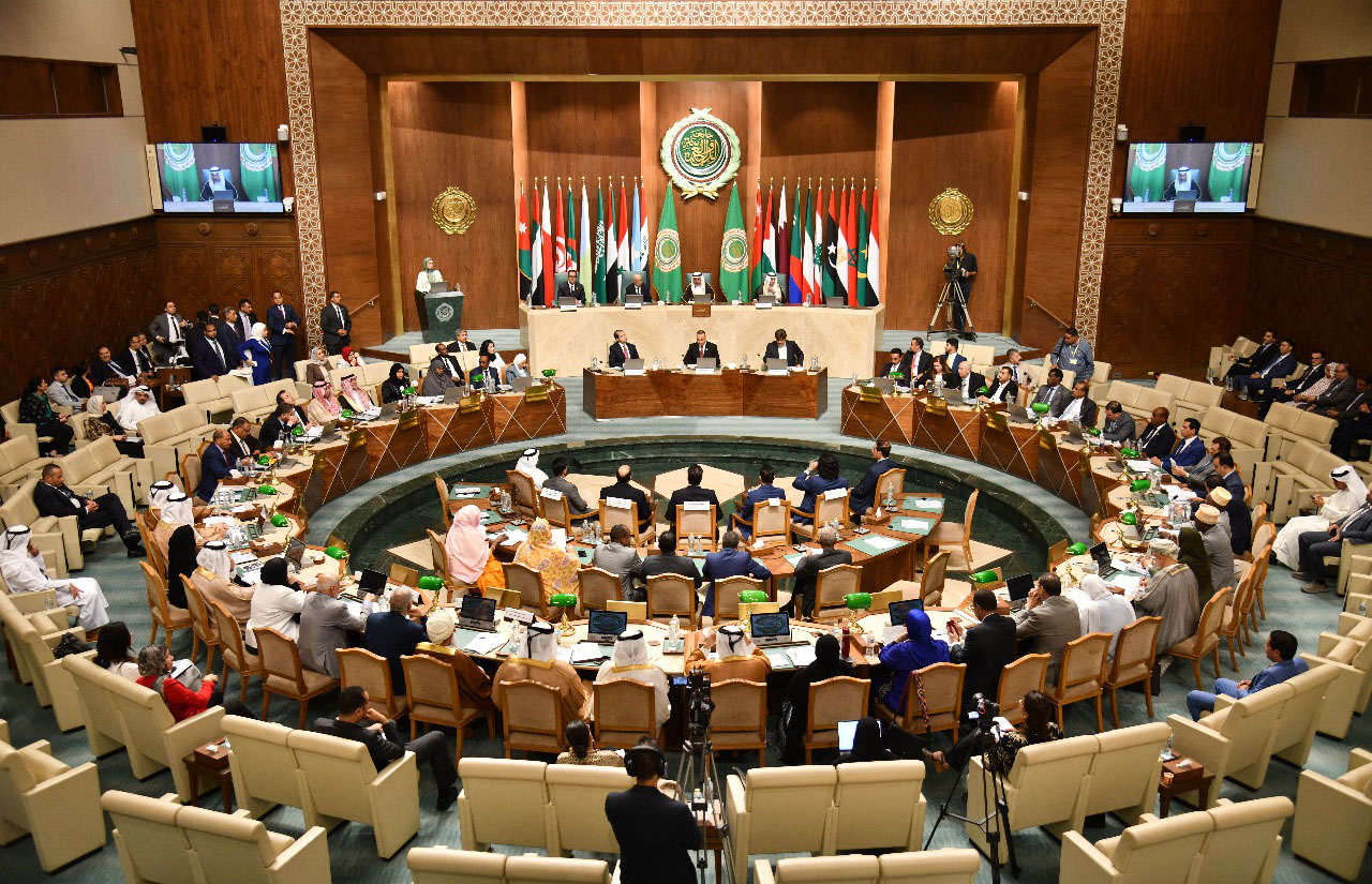 البرلمان العربي يستنكر قصف الاحتلال لمدرسة تؤوي نازحين بالنصيرات